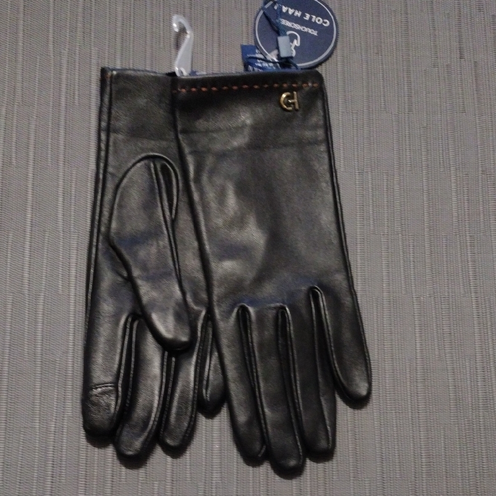 Cole Haan Black Leather Women's gloves